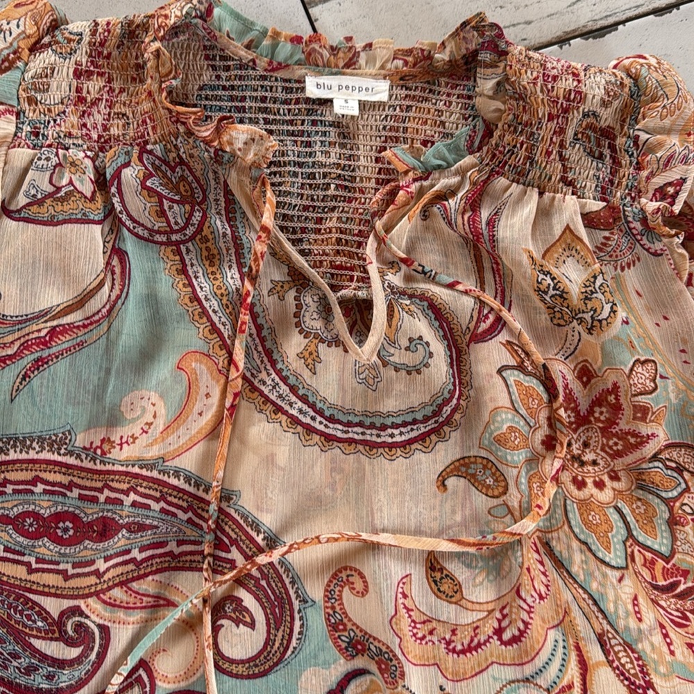 Ladies Blu Pepper lightweight paisley boho blouse